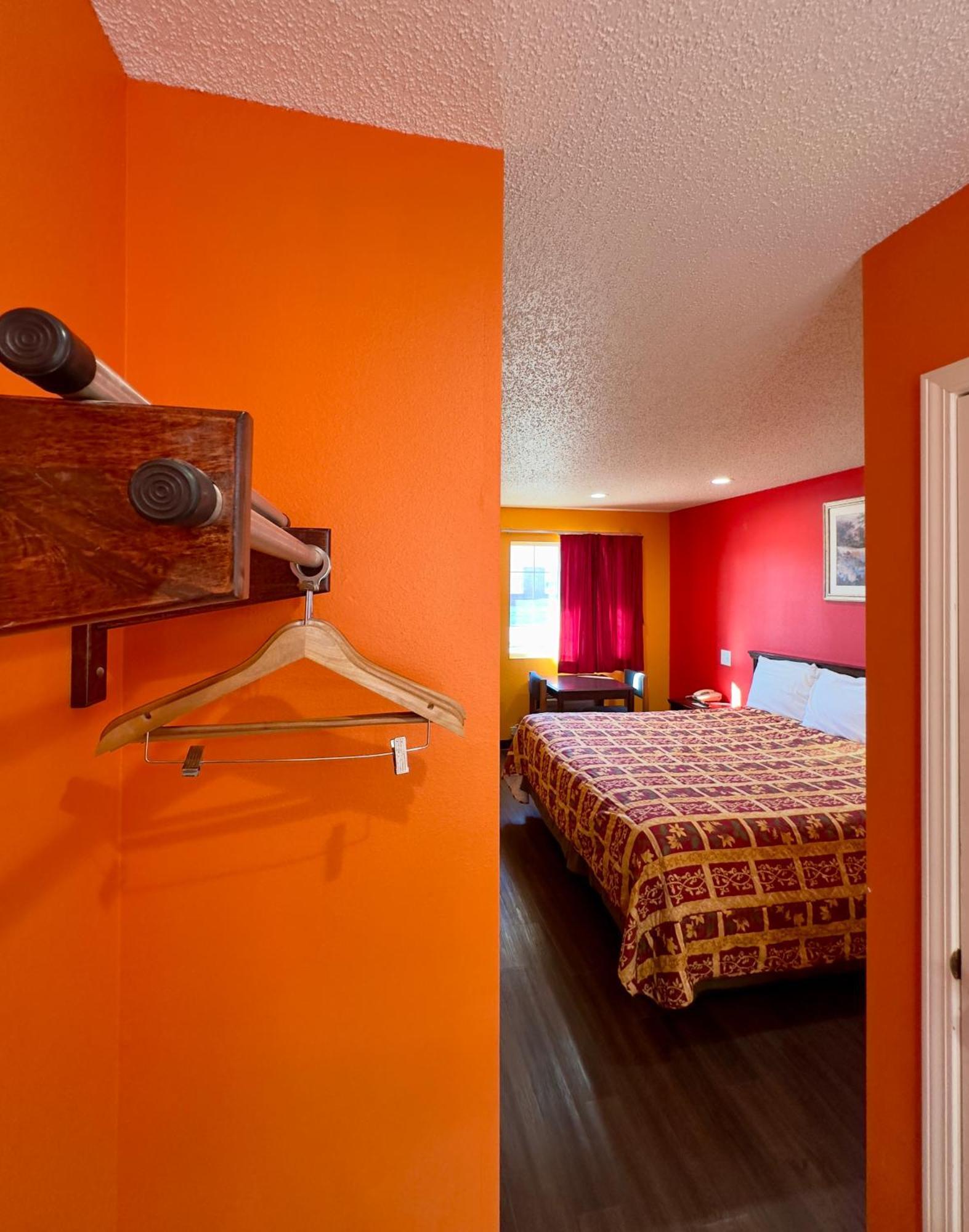 Razorback Inn Rogers Extérieur photo